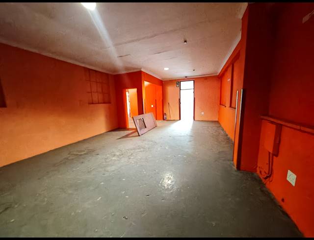 1,963M² WAREHOUSE FOR SALE IN BOOYSENS RESERVE